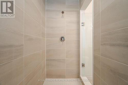 2093 Primate Road, Mississauga, ON - Indoor Photo Showing Bathroom