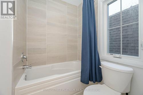 2093 Primate Road, Mississauga, ON - Indoor Photo Showing Bathroom