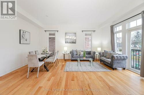 2093 Primate Road, Mississauga, ON - Indoor Photo Showing Living Room