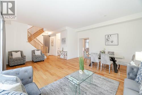 2093 Primate Road, Mississauga, ON - Indoor Photo Showing Living Room