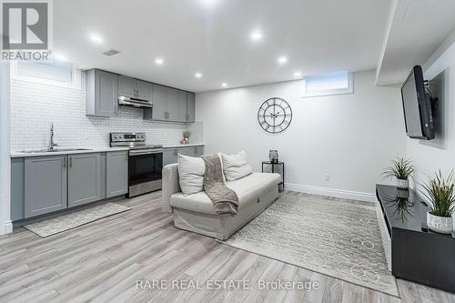 61 Ash Hill Avenue, Caledon, ON - Indoor Photo Showing Kitchen