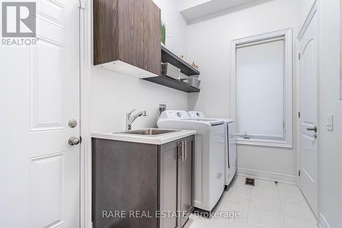 61 Ash Hill Avenue, Caledon, ON - Indoor Photo Showing Laundry Room