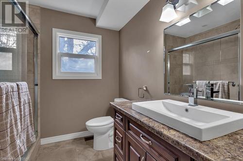 801 Walter Street, Woodstock, ON - Indoor Photo Showing Bathroom