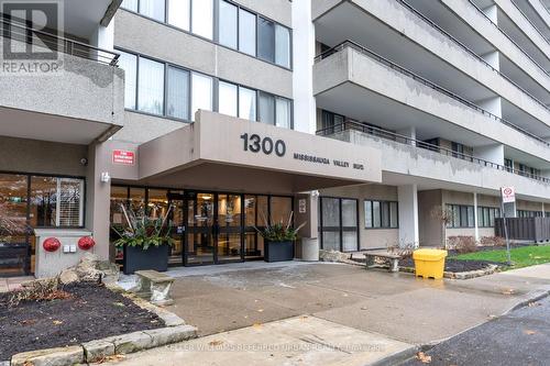 1206 - 1300 Mississauga Valley Boulevard, Mississauga, ON - Outdoor