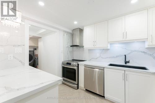 1206 - 1300 Mississauga Valley Boulevard, Mississauga, ON - Indoor Photo Showing Kitchen