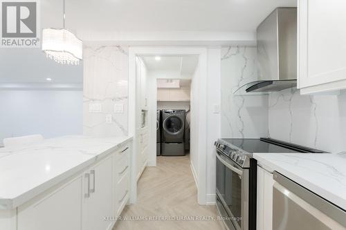 1206 - 1300 Mississauga Valley Boulevard, Mississauga, ON - Indoor Photo Showing Kitchen