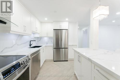 1206 - 1300 Mississauga Valley Boulevard, Mississauga, ON - Indoor Photo Showing Kitchen With Upgraded Kitchen