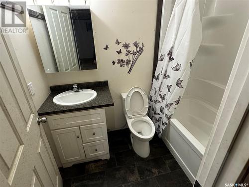 2319 St. George Avenue, Saskatoon, SK - Indoor Photo Showing Bathroom