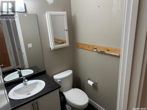 2319 St. George Avenue, Saskatoon, SK - Indoor Photo Showing Bathroom