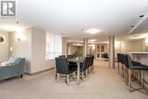 404 - 1733 Queen Street E, Toronto, ON - Indoor Photo Showing Dining Room