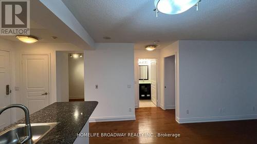 1108 - 350 Red Maple Road, Richmond Hill, ON - Indoor Photo Showing Kitchen