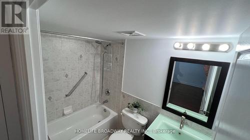 1108 - 350 Red Maple Road, Richmond Hill, ON - Indoor Photo Showing Bathroom