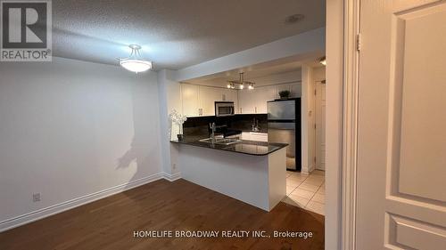 1108 - 350 Red Maple Road, Richmond Hill, ON - Indoor Photo Showing Kitchen