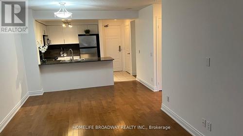 1108 - 350 Red Maple Road, Richmond Hill, ON - Indoor Photo Showing Kitchen