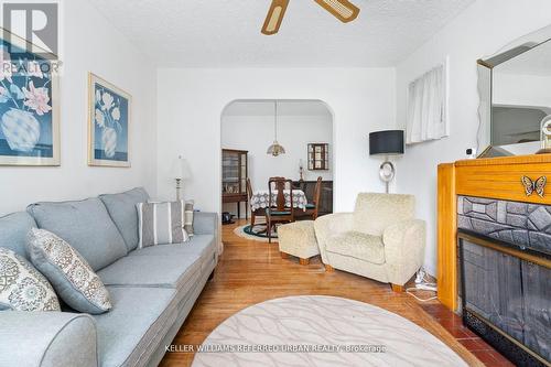 42 Thirty Eighth Street, Toronto, ON - Indoor Photo Showing Living Room