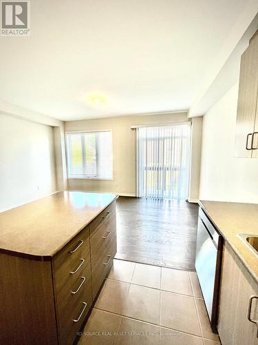 9 Ridgegate Crescent, Halton Hills, ON - Indoor Photo Showing Kitchen