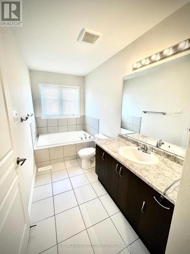 9 Ridgegate Crescent, Halton Hills, ON - Indoor Photo Showing Bathroom