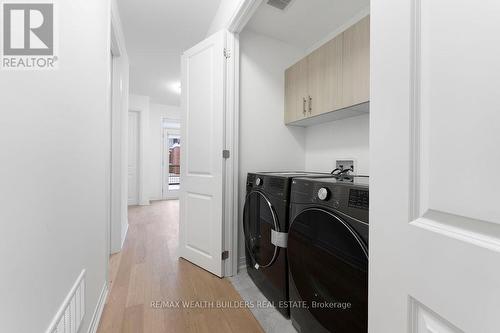 3 Crown Gate, Oakville, ON - Indoor Photo Showing Laundry Room