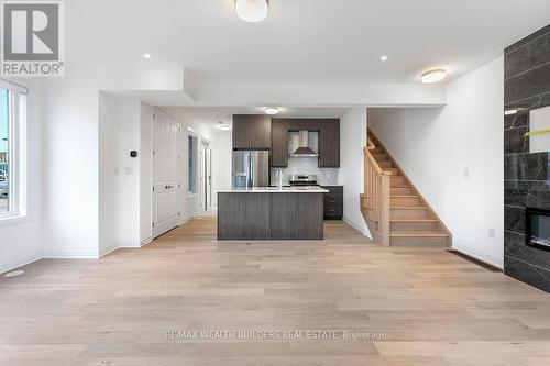 3 Crown Gate, Oakville, ON - Indoor Photo Showing Kitchen