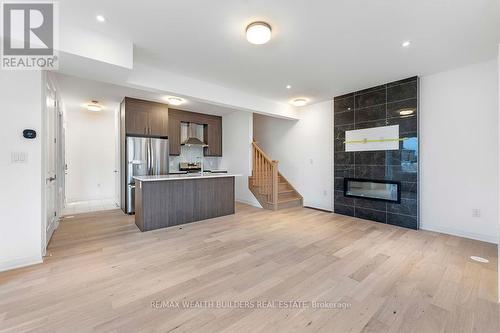 3 Crown Gate, Oakville, ON - Indoor Photo Showing Kitchen