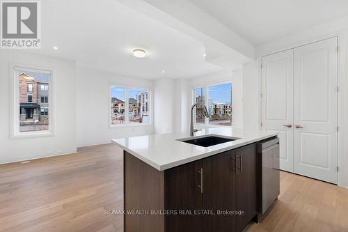 3 Crown Gate, Oakville, ON - Indoor Photo Showing Kitchen