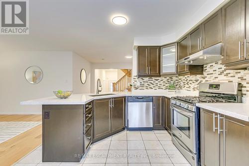 614 Cargill Path, Milton, ON - Indoor Photo Showing Kitchen With Upgraded Kitchen