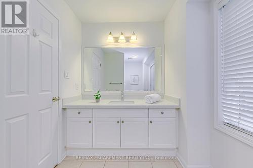 614 Cargill Path, Milton, ON - Indoor Photo Showing Bathroom