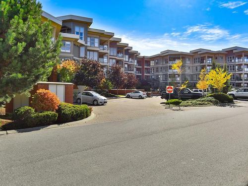 301-6310 Mcrobb Ave, Nanaimo, BC - Outdoor