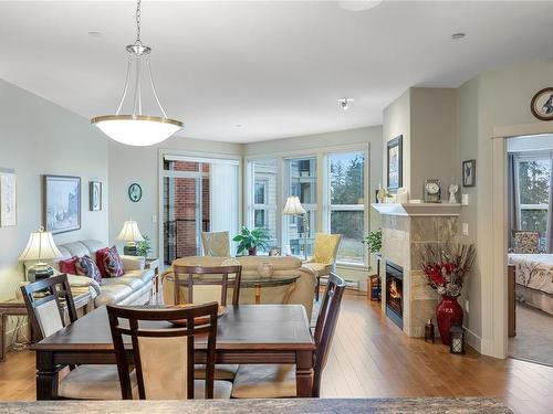 301-6310 Mcrobb Ave, Nanaimo, BC - Indoor Photo Showing Dining Room