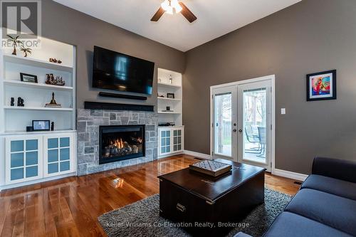 2145 Hughes Drive, Innisfil, ON - Indoor Photo Showing Living Room With Fireplace