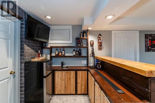 2145 Hughes Drive, Innisfil, ON - Indoor Photo Showing Kitchen