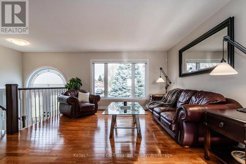 2145 Hughes Drive, Innisfil, ON - Indoor Photo Showing Living Room