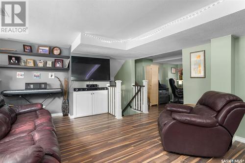 522 Candle Way, Saskatoon, SK - Indoor Photo Showing Living Room