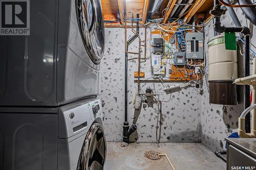 522 Candle Way, Saskatoon, SK - Indoor Photo Showing Laundry Room