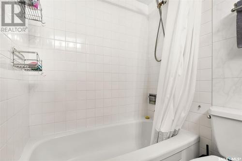 302 3520 Hillsdale Street, Regina, SK - Indoor Photo Showing Bathroom