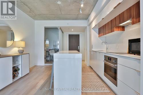 406 - 185 Roehampton Avenue, Toronto, ON - Indoor Photo Showing Kitchen