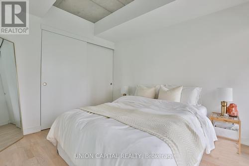 406 - 185 Roehampton Avenue, Toronto, ON - Indoor Photo Showing Bedroom