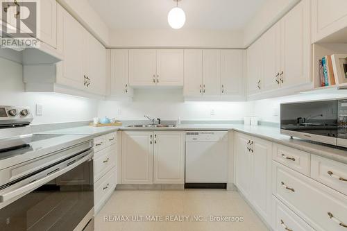 402 - 1387 Bayview Avenue, Toronto, ON - Indoor Photo Showing Kitchen With Double Sink