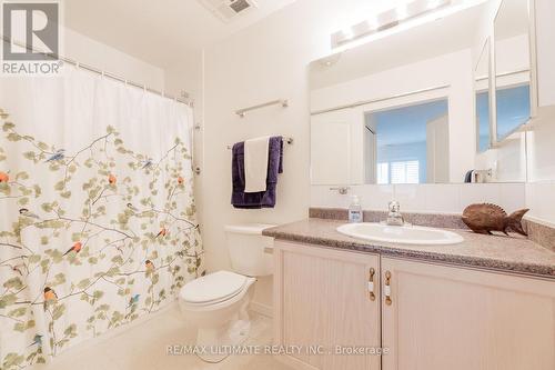 402 - 1387 Bayview Avenue, Toronto, ON - Indoor Photo Showing Bathroom