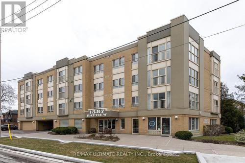 402 - 1387 Bayview Avenue, Toronto, ON - Outdoor With Facade