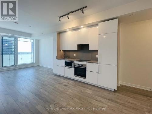 1601 - 28 Freeland Street, Toronto, ON - Indoor Photo Showing Kitchen