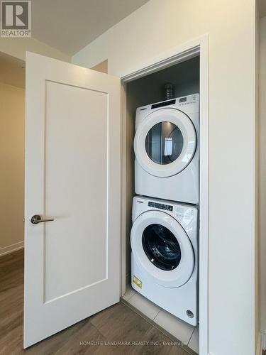 1601 - 28 Freeland Street, Toronto, ON - Indoor Photo Showing Laundry Room