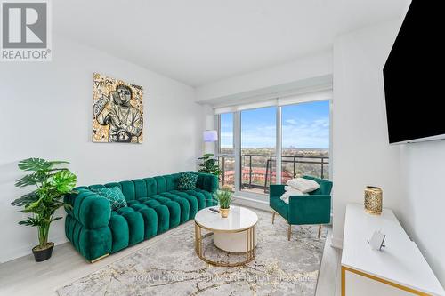 1411 - 130 River Street, Toronto, ON - Indoor Photo Showing Living Room