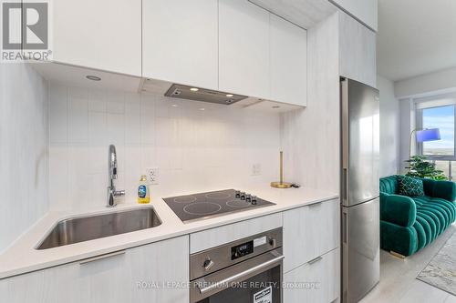 1411 - 130 River Street, Toronto, ON - Indoor Photo Showing Kitchen