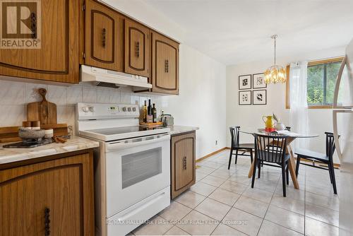 706 Tulip Court, Oshawa, ON - Indoor Photo Showing Kitchen