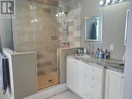 11 Rivoli Drive, Vaughan, ON - Indoor Photo Showing Bathroom