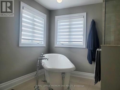 11 Rivoli Drive, Vaughan, ON - Indoor Photo Showing Bathroom