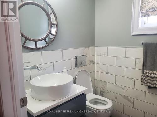 11 Rivoli Drive, Vaughan, ON - Indoor Photo Showing Bathroom