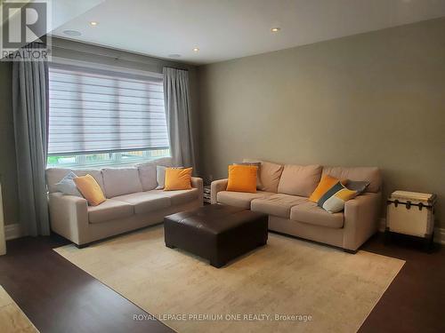 11 Rivoli Drive, Vaughan, ON - Indoor Photo Showing Living Room