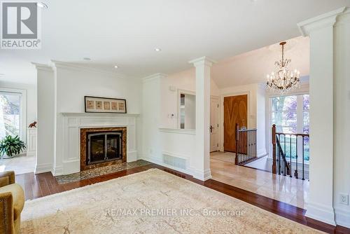 65 Leisure Lane, Richmond Hill, ON - Indoor Photo Showing Living Room With Fireplace